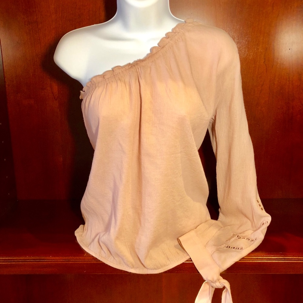 Beautiful one shoulder top